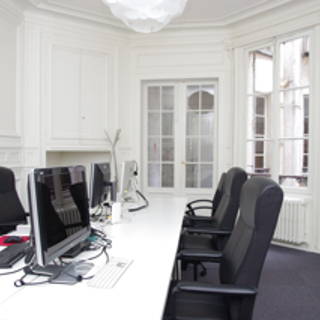 Bureau privé 25 m² 6 postes Coworking Rue de Caumartin Paris 75009 - photo 1